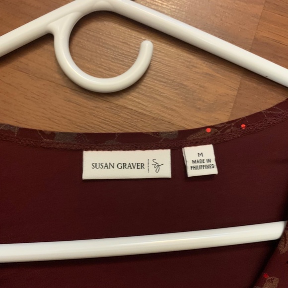 Burgundy/Red-colored leaf floral & sequined party/holiday/sparkling blouse - Picture 4 of 8